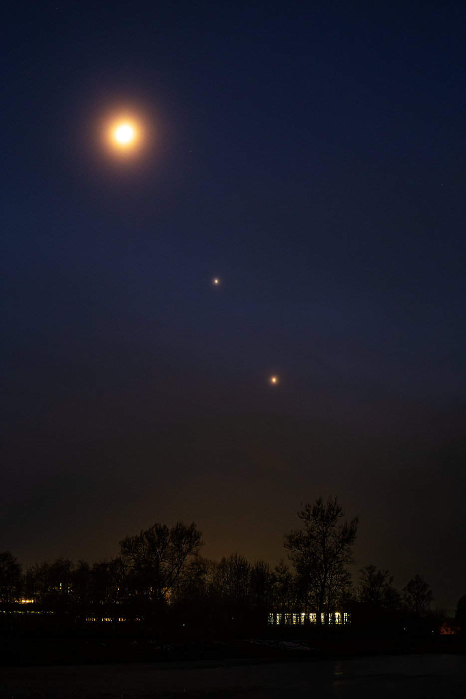 Mesiac, Venuša a Jupiter z 23.2.2023. Foto: Marián Urbaník, Krajská hvezdáreň v Žiline